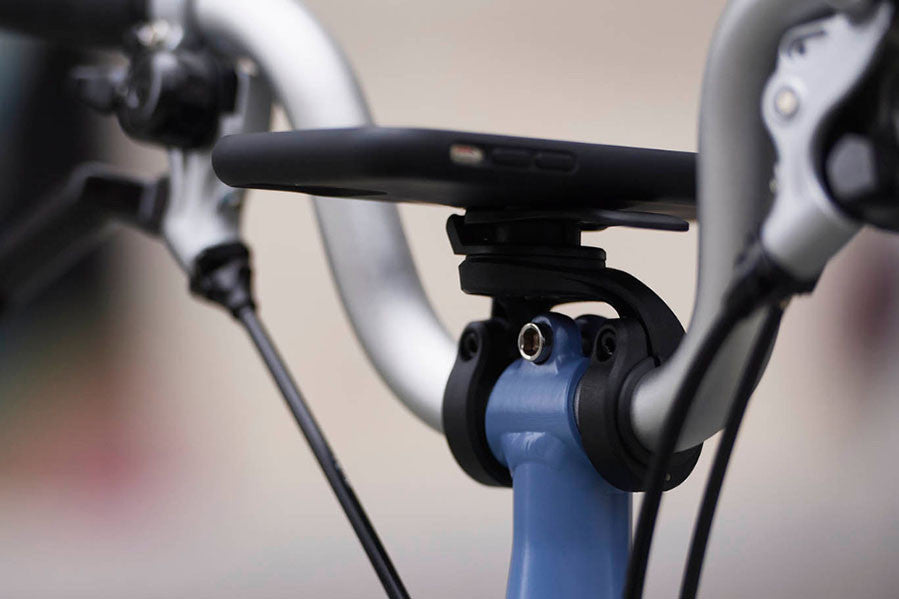 QUAD LOCK® PHONE MOUNT FOR A,C AND P LINE WITH UNIVERSAL ADAPTOR