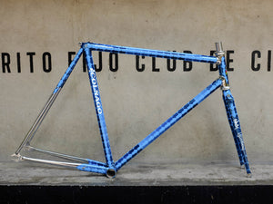 Stash x ¨La Carrera" Frameset